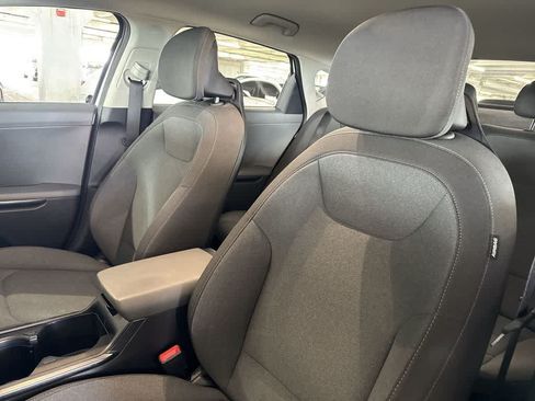 Used 2025 Kia K4 FWD image 13