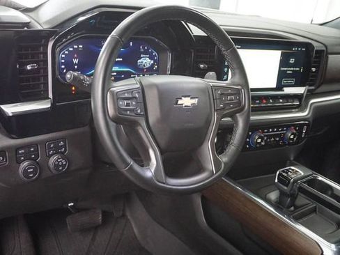 Used 2024 Chevrolet Silverado 1500 High Country w/ High Country Premium Package AWD/4WD image 5