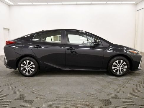 Used 2022 Toyota Prius Prime XLE FWD image 9