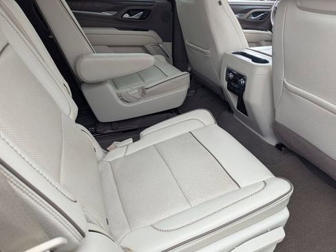 Used 2021 GMC Yukon Denali w/ Denali Premium Package image 13