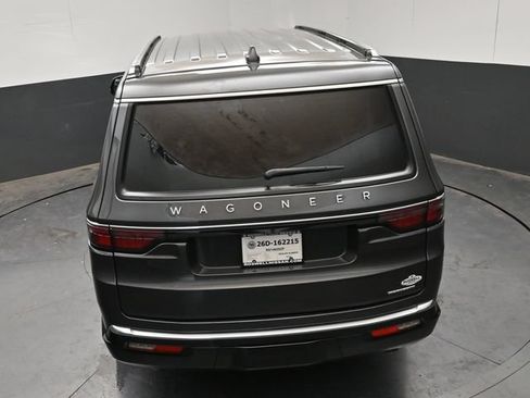 Used 2024 Jeep Wagoneer L Series II RWD image 23