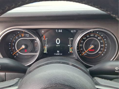 Used 2018 Jeep Wrangler Unlimited Sport S AWD/4WD image 18