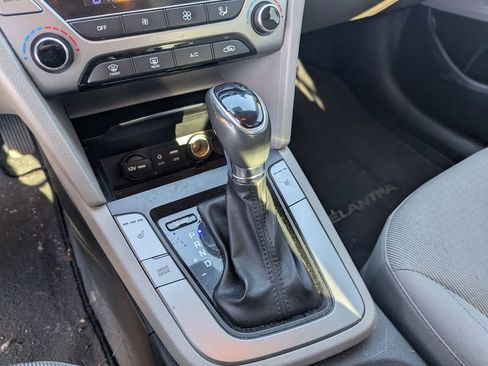 Used 2017 Hyundai Elantra SE w/ SE A/T Tech Package 03 image 14
