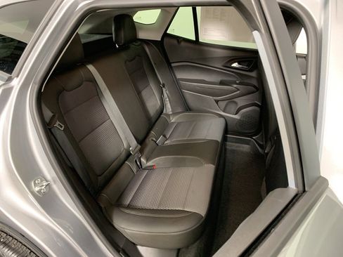 Used 2025 Chevrolet Trax LT image 33