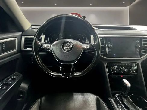 Used 2018 Volkswagen Atlas SEL FWD image 10
