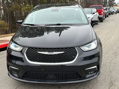 Used 2024 Chrysler Pacifica Touring-L