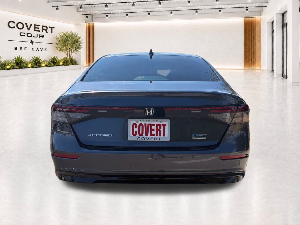 Used 2025 Honda Accord Touring image 8