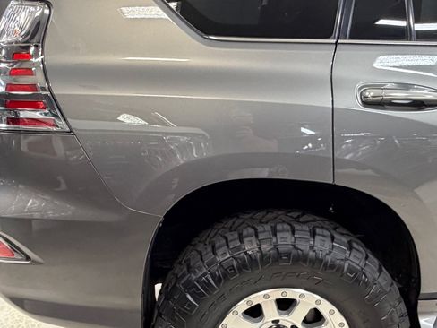 Used 2014 Lexus GX 460 w/ Premium Package AWD/4WD image 15