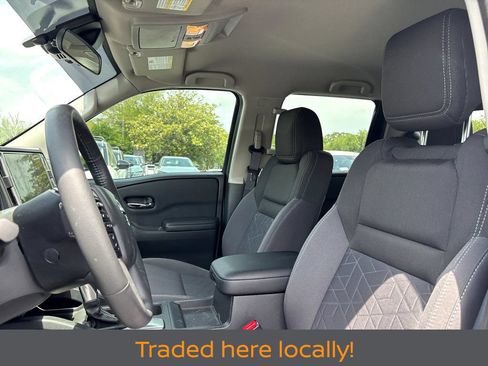 Used 2025 Nissan Frontier SV w/ SV Convenience Package RWD image 13