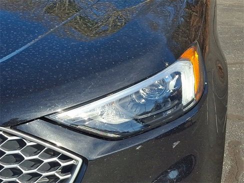 Used 2024 Ford Edge SEL image 9