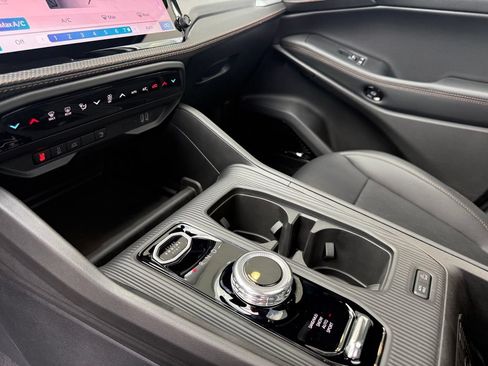 New 2026 Jeep Cherokee Overland AWD/4WD image 25