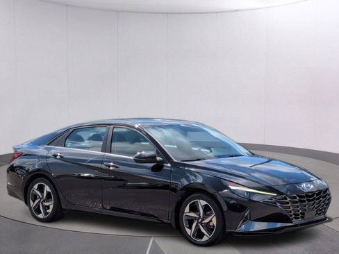 Used 2023 Hyundai Elantra Limited FWD image 8