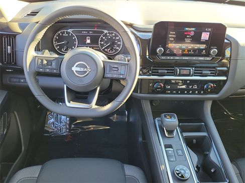 New 2025 Nissan Pathfinder SV w/ Black Appearance Package image 5