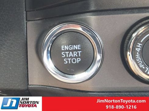 Used 2021 Toyota Tacoma TRD Off-Road w/ TRD Premium Off Road Package AWD/4WD image 23