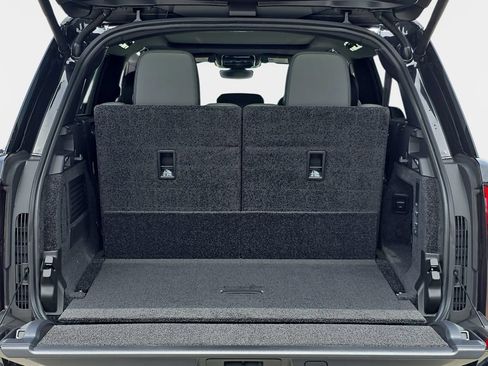 New 2026 Land Rover Range Rover Long Wheelbase SE AWD/4WD image 15