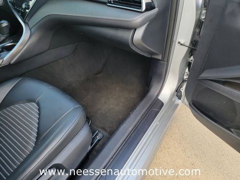 Used 2024 Toyota Camry SE FWD image 9