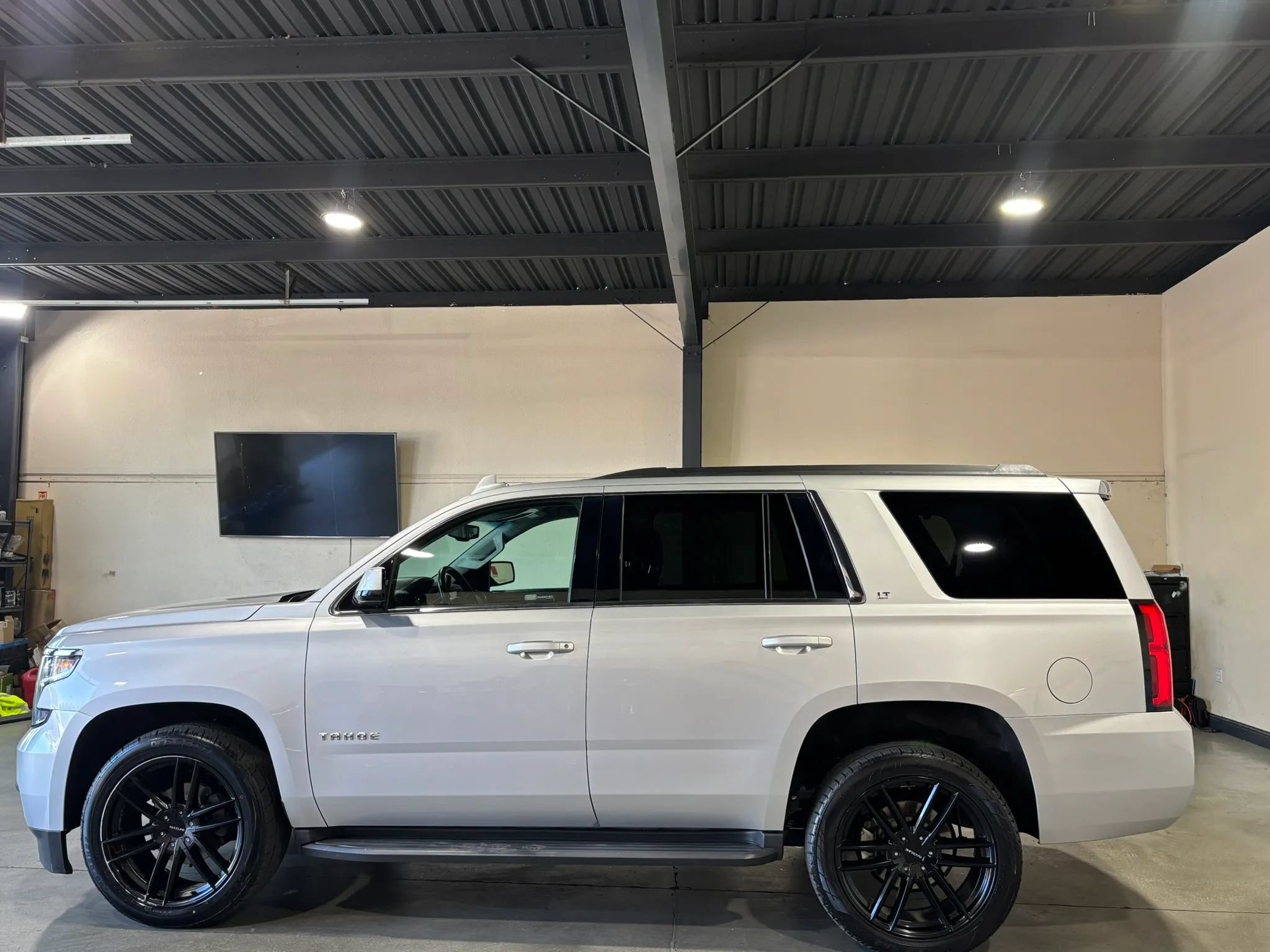 Used 2017 Chevrolet Tahoe LT RWD image 5