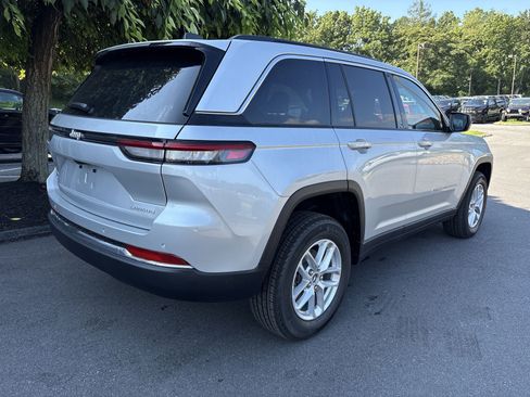 New 2025 Jeep Grand Cherokee Laredo X w/ Luxury Tech Group I image 3