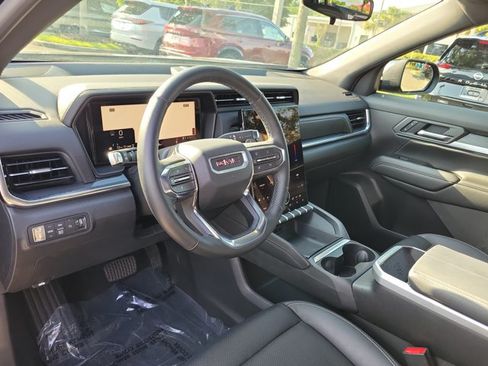 Used 2025 GMC Terrain Elevation w/ Elevation Premium Package AWD/4WD image 18