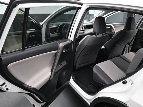 Used 2015 Toyota RAV4 XLE image 26
