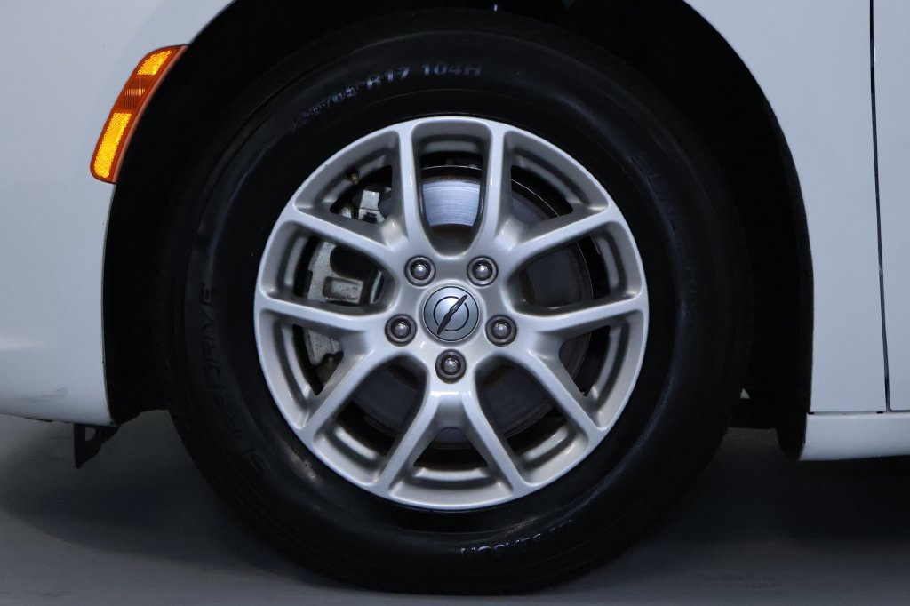 Used 2023 Chrysler Pacifica Touring-L FWD image 33