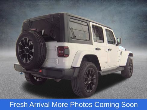 Used 2023 Jeep Wrangler Unlimited Sahara w/ Cold Weather Group AWD/4WD image 4