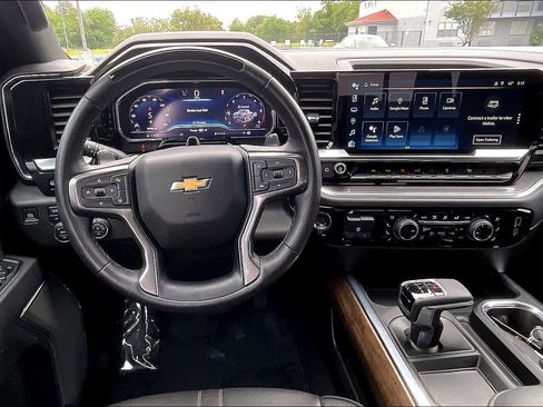 Used 2025 Chevrolet Silverado 1500 High Country AWD/4WD image 6