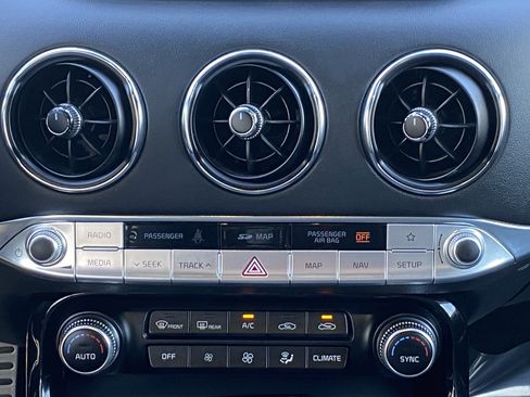 Used 2020 Kia Stinger GT1 image 23