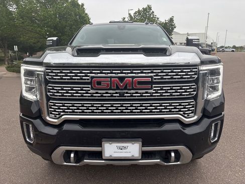 Used 2023 GMC Sierra 2500 Denali w/ Denali Black Diamond Edition AWD/4WD image 8