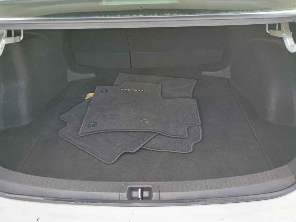 Used 2020 Toyota Corolla L FWD image 17