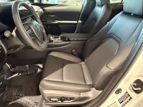New 2026 Lexus UX 300h FWD image 15