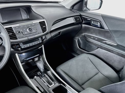 Certified 2017 Honda Accord LX image 21
