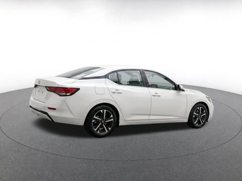 Used 2025 Nissan Sentra SV FWD image 7