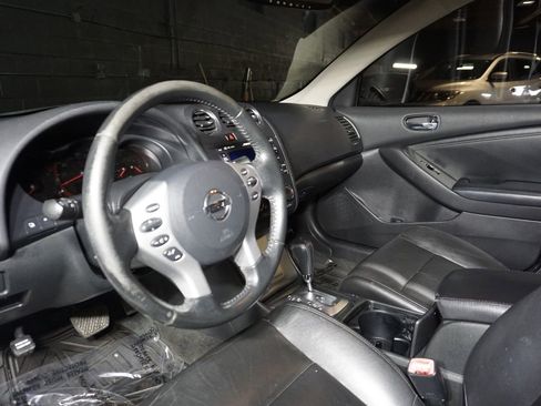 Used 2008 Nissan Altima 3.5 SE w/ Premium Pkg FWD image 11