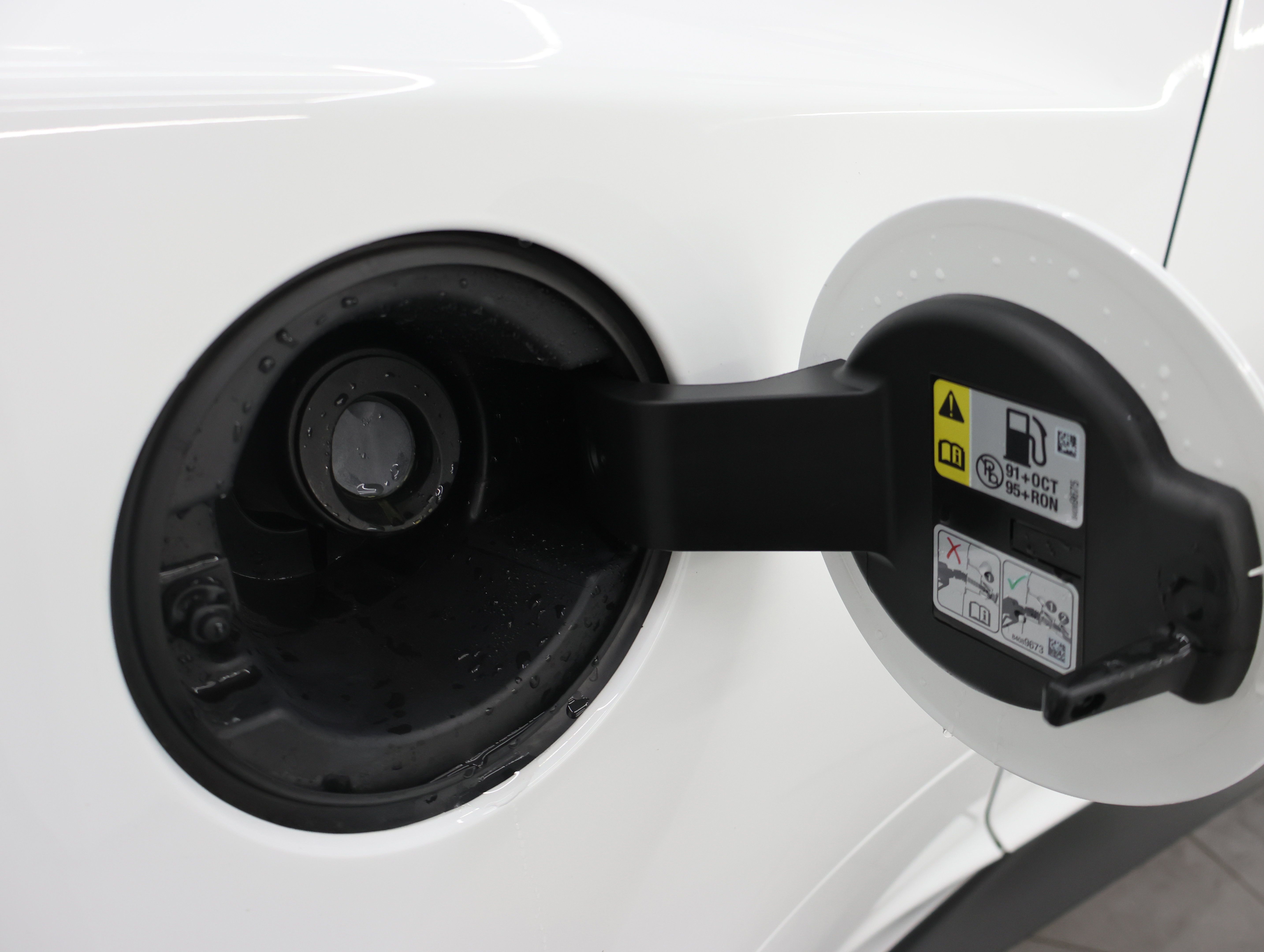 Used 2019 Chevrolet Camaro ZL1 RWD image 26