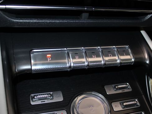 Used 2024 Lincoln Nautilus Reserve image 53