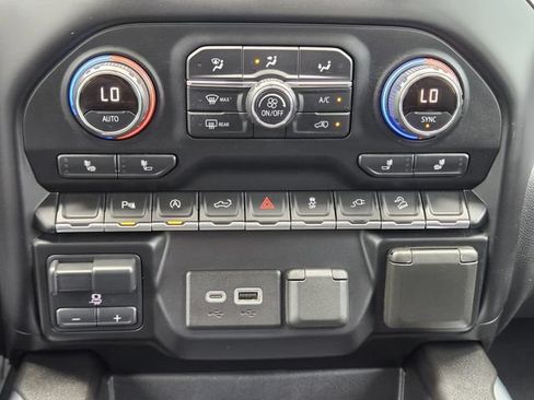 Used 2021 Chevrolet Silverado 1500 LT Trail Boss w/ Convenience Package II AWD/4WD image 19