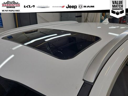 Used 2020 Kia Niro EX Premium w/ Cold Weather Package image 4