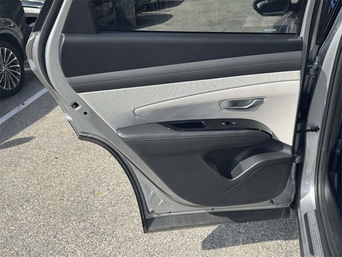 Certified 2025 Hyundai Tucson Limited image 10