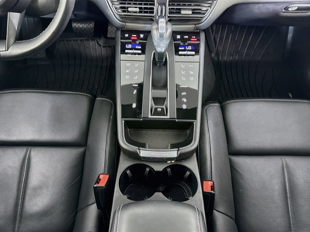 Certified 2023 Porsche Macan S AWD/4WD image 16