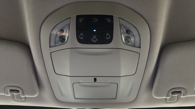 Used 2024 Chrysler Pacifica Limited FWD image 32