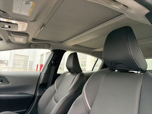 Used 2023 Toyota Prius Limited image 5