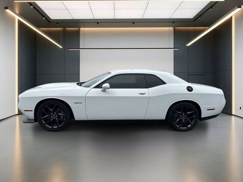 Used 2022 Dodge Challenger R/T w/ Blacktop Package RWD image 2