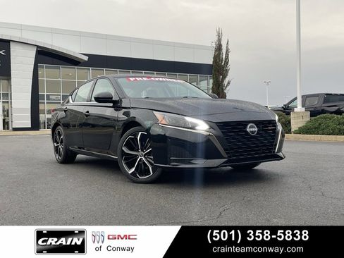 Used 2025 Nissan Altima 2.5 SR image 1