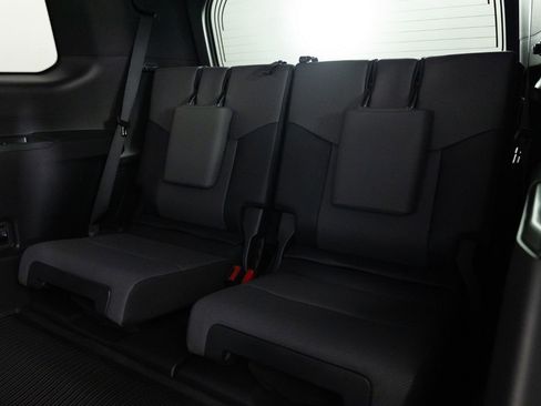 Used 2025 Lexus GX 550 w/ Accessory Package (2T) AWD/4WD image 19