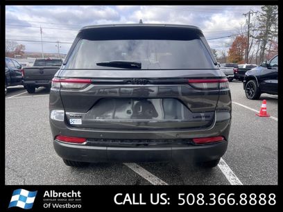 New 2025 Jeep Grand Cherokee Limited w/ Black Appearance Package