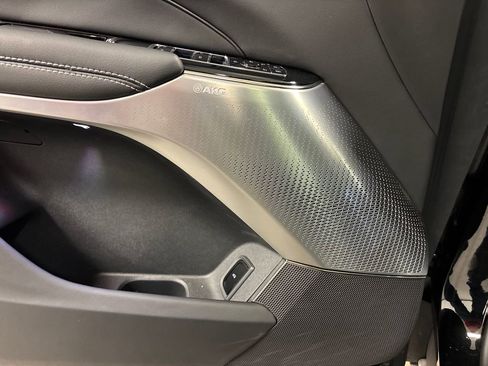 New 2025 Cadillac Lyriq Luxury image 28