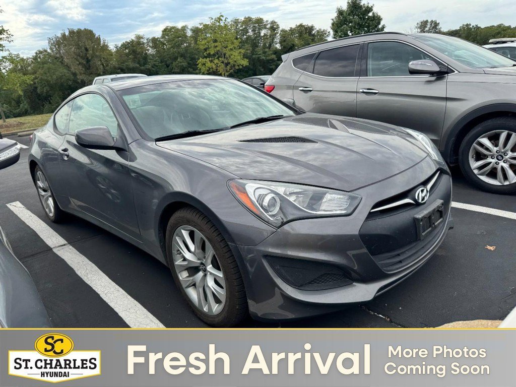 Used 2013 Hyundai Genesis 2.0T RWD image 1