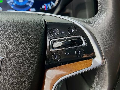 Used 2019 Cadillac Escalade Luxury AWD/4WD image 37