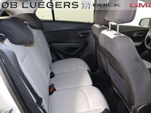 Used 2020 Chevrolet Trax LT image 15